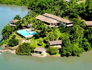 Front of property - Santa Clara Hotel (Paraty)