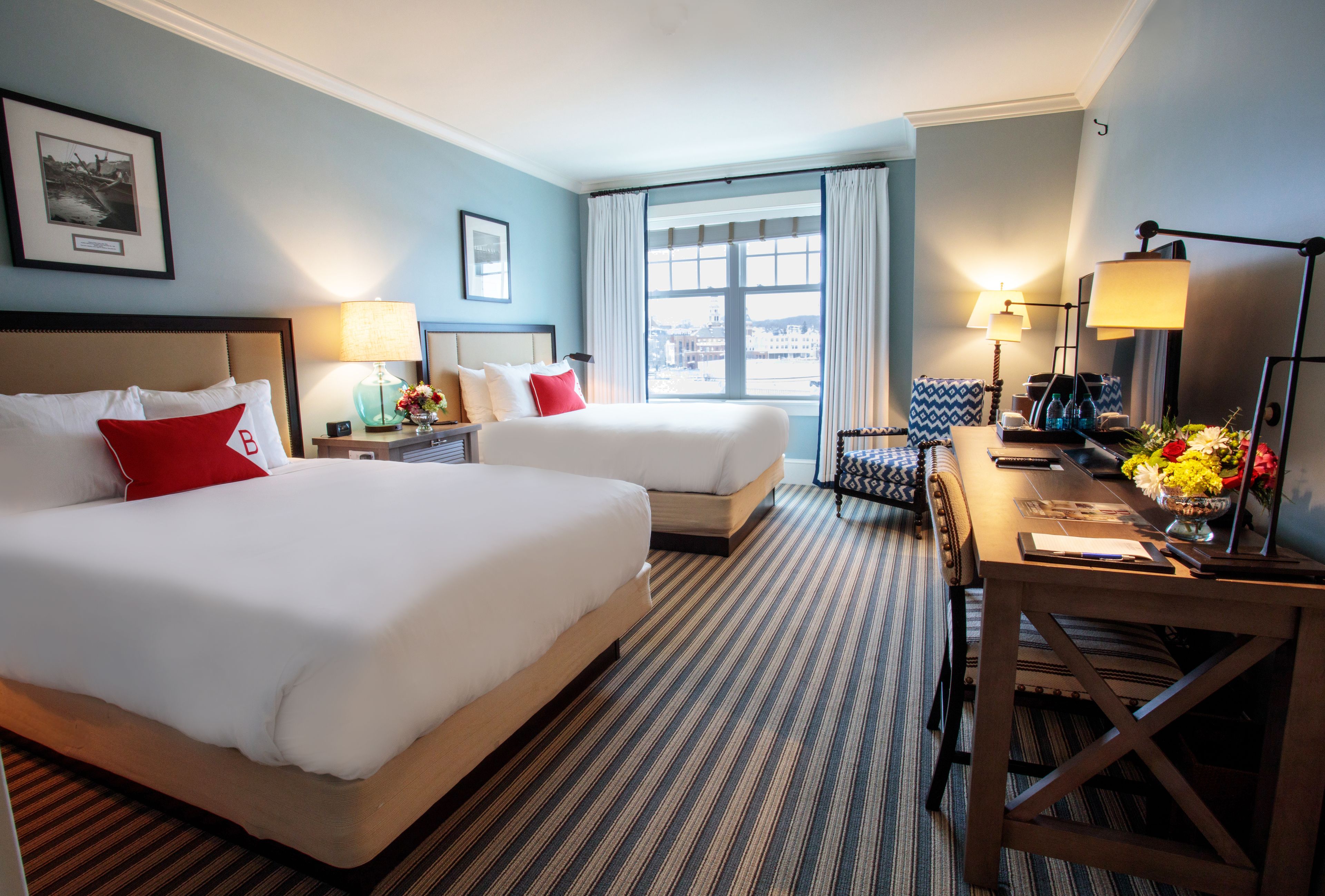 classic city queen/queen | premium bedding, in-room safe, desk, iron/ironing board