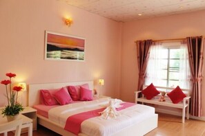 Deluxe Room | Desk, blackout curtains, rollaway beds, free WiFi
