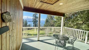 Rom, 1 queensize-seng, balkong, havutsikt | Terrasse/patio