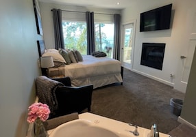 Laptop workspace, iron/ironing board, free WiFi, bed sheets