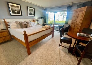 Room, 2 Bedrooms, Balcony, Ocean View | Laptop workspace, iron/ironing board, free WiFi, bed sheets - Quarrystone House B&B (Salt Spring Island)