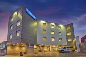 Exterior - City Express by Marriott Ciudad de México Aeropuerto (Mexico City)
