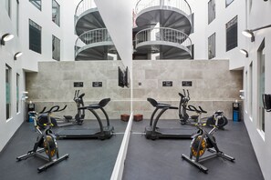 Fitness facility - City Express by Marriott Ciudad de México Aeropuerto (Mexico City)
