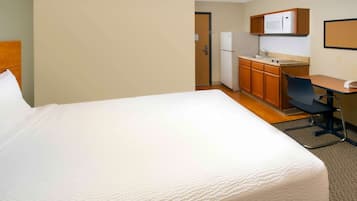 Desk, blackout drapes, iron/ironing board, free WiFi