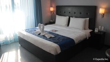 Premium bedding, in-room safe, desk, blackout curtains