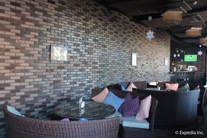 Bar (on property) - Sun Plaza Subic (Olongapo)