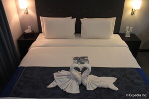 Premium bedding, in-room safe, desk, blackout drapes - Sun Plaza Subic (Olongapo)