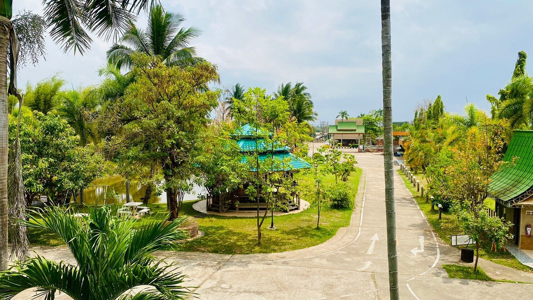 ด้านหน้าที่พัก