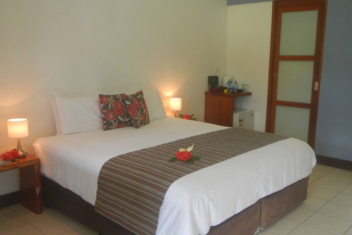 King Studio | Rollaway beds, WiFi, bed sheets