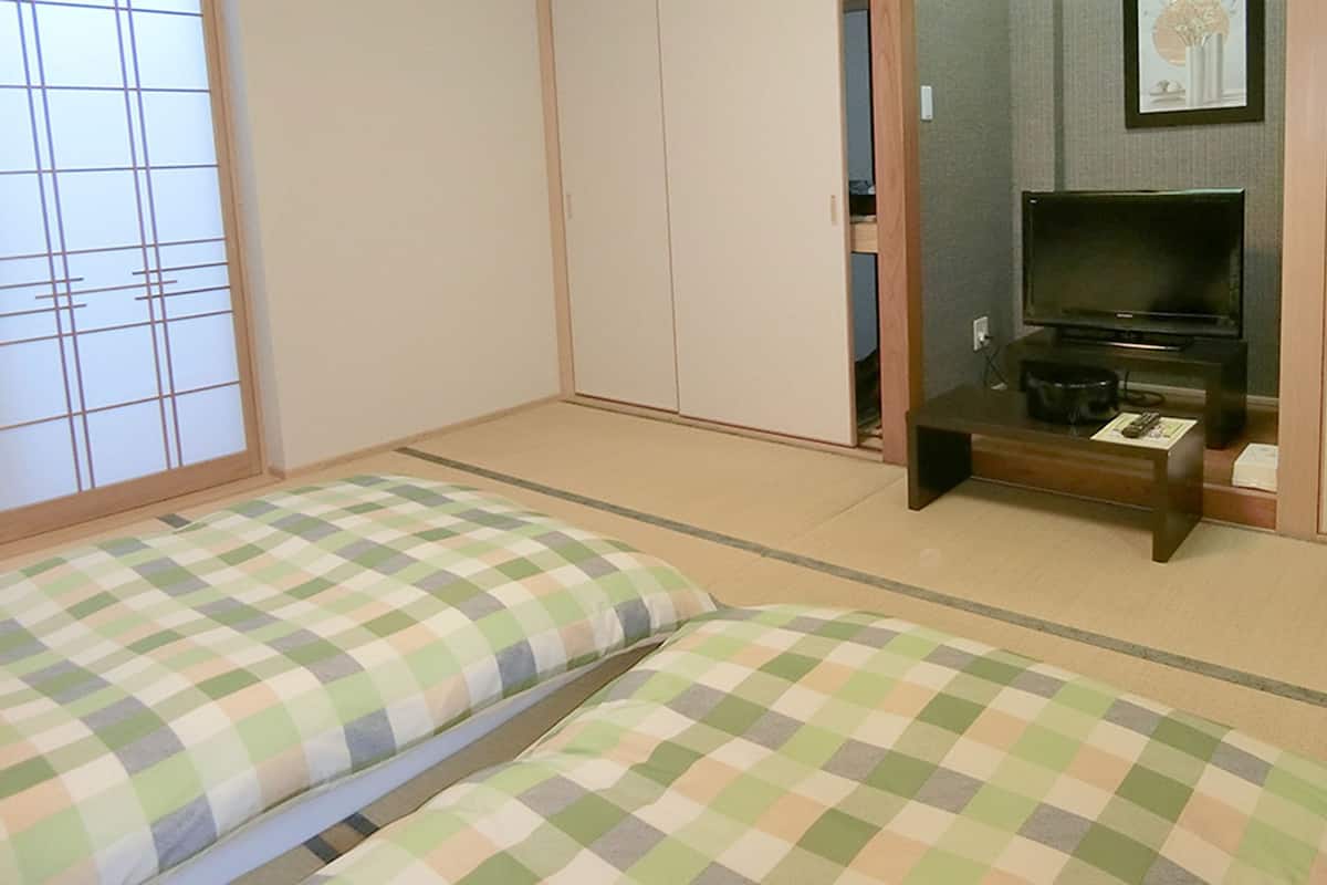 Japanese Room 103, Non Smoking (Refrigerator, Wi-Fi)
