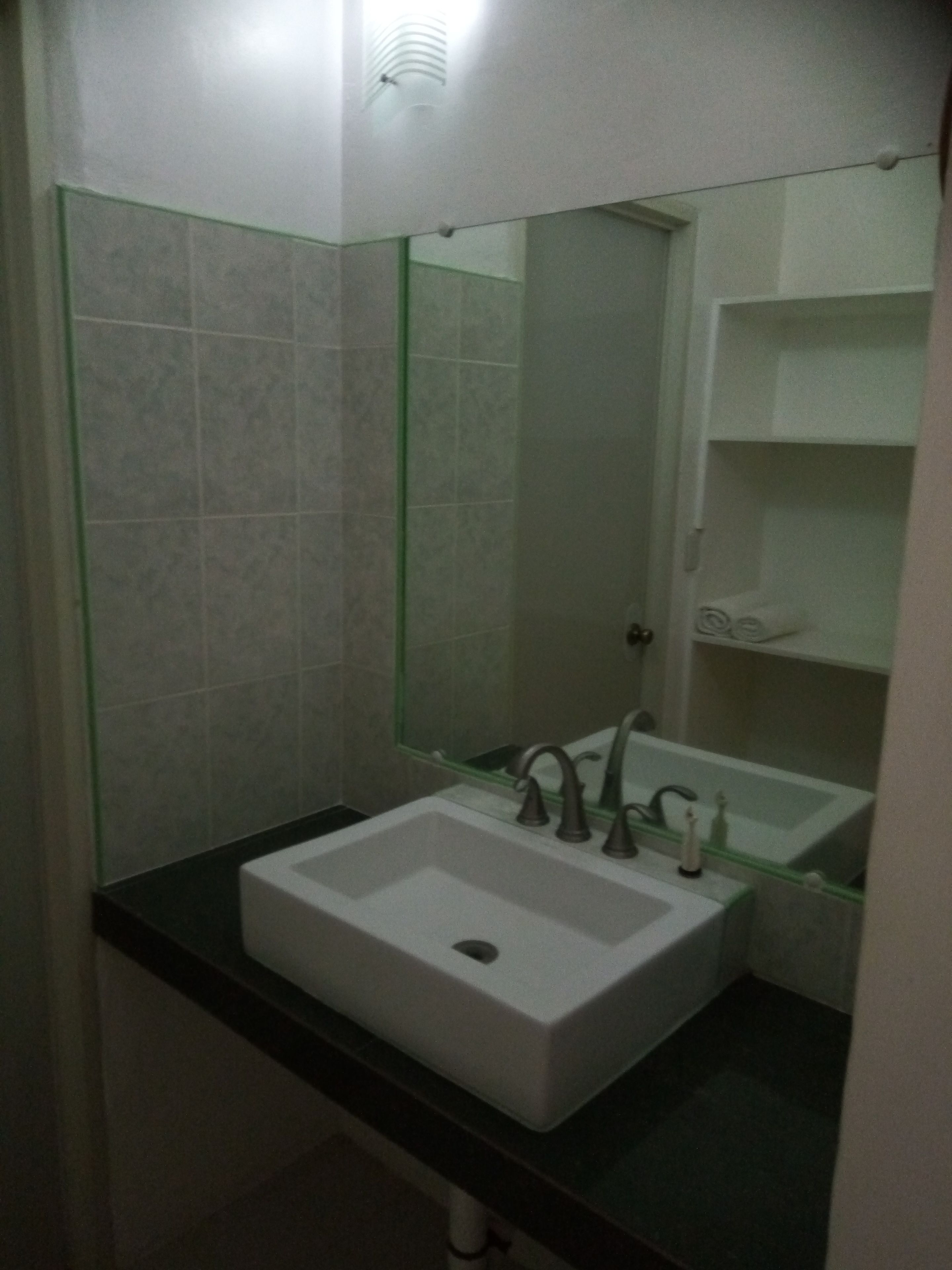 shower, free toiletries, towels