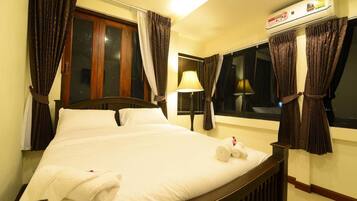 Desk, free cribs/infant beds, rollaway beds, free WiFi