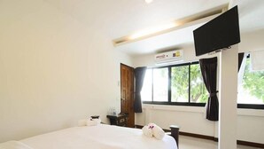 Deluxe Double Room, River View | Desk, cribs (free), rollaway beds (surcharge), WiFi (free)