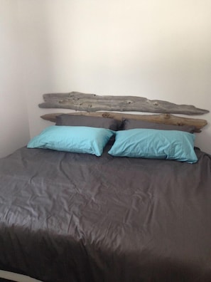 Cabin (1 King Bed with Queen Sofabed)