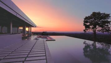 Outdoor pool, pool loungers