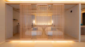Suite Room, Non Smoking | Desk, laptop workspace, iron/ironing board, bed sheets