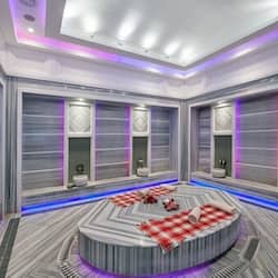 サウナ、スチームサウナ、トルコ風呂 / ハマム、ボディ トリートメント、12 室のトリートメントルーム、マニキュアとペディキュア