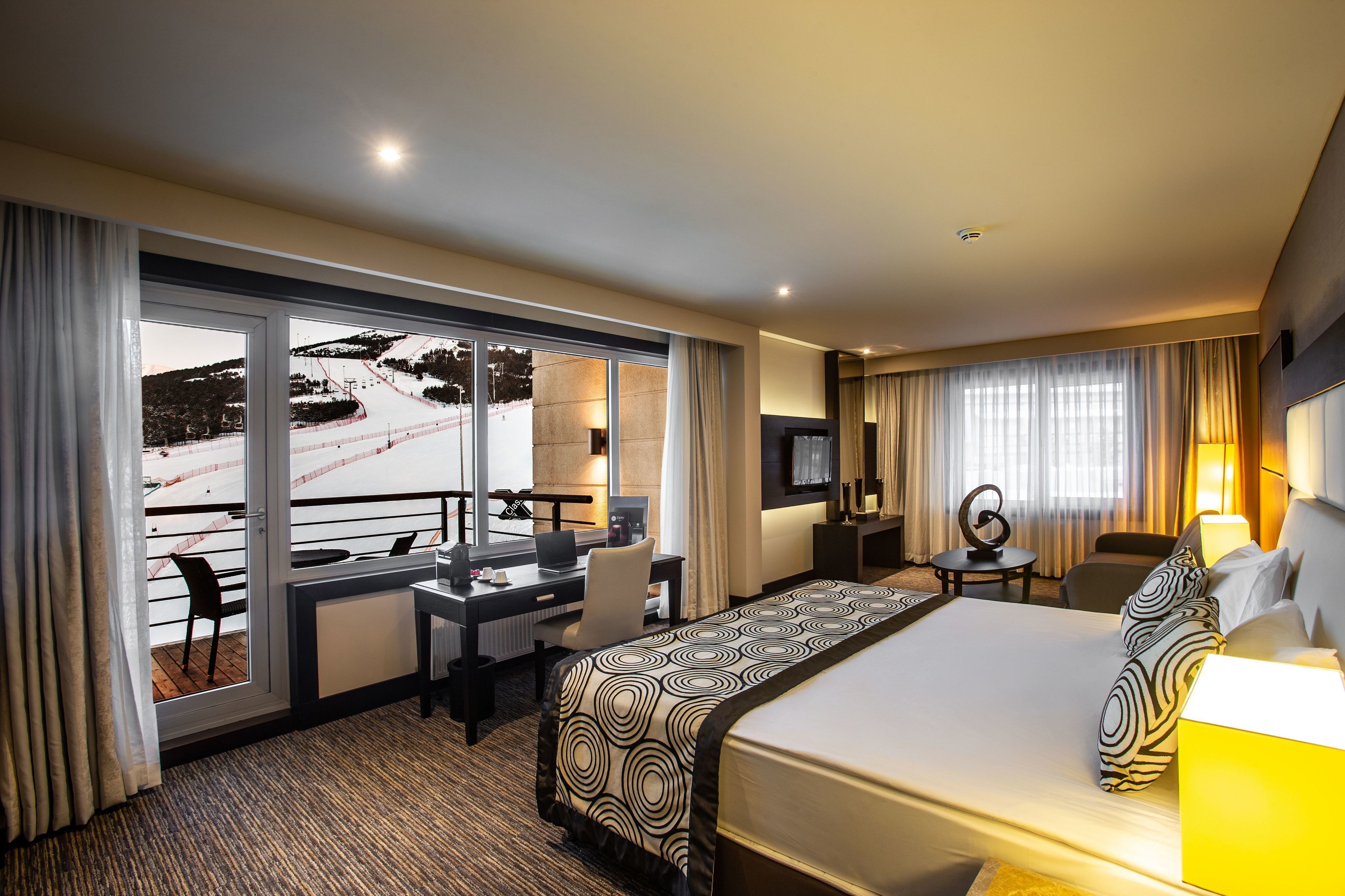 presidential suite | 1 bedroom, premium bedding, minibar, in-room safe