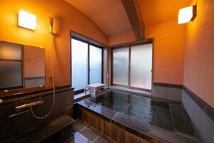 Bañera y ducha independientes, bañera con aguas termales