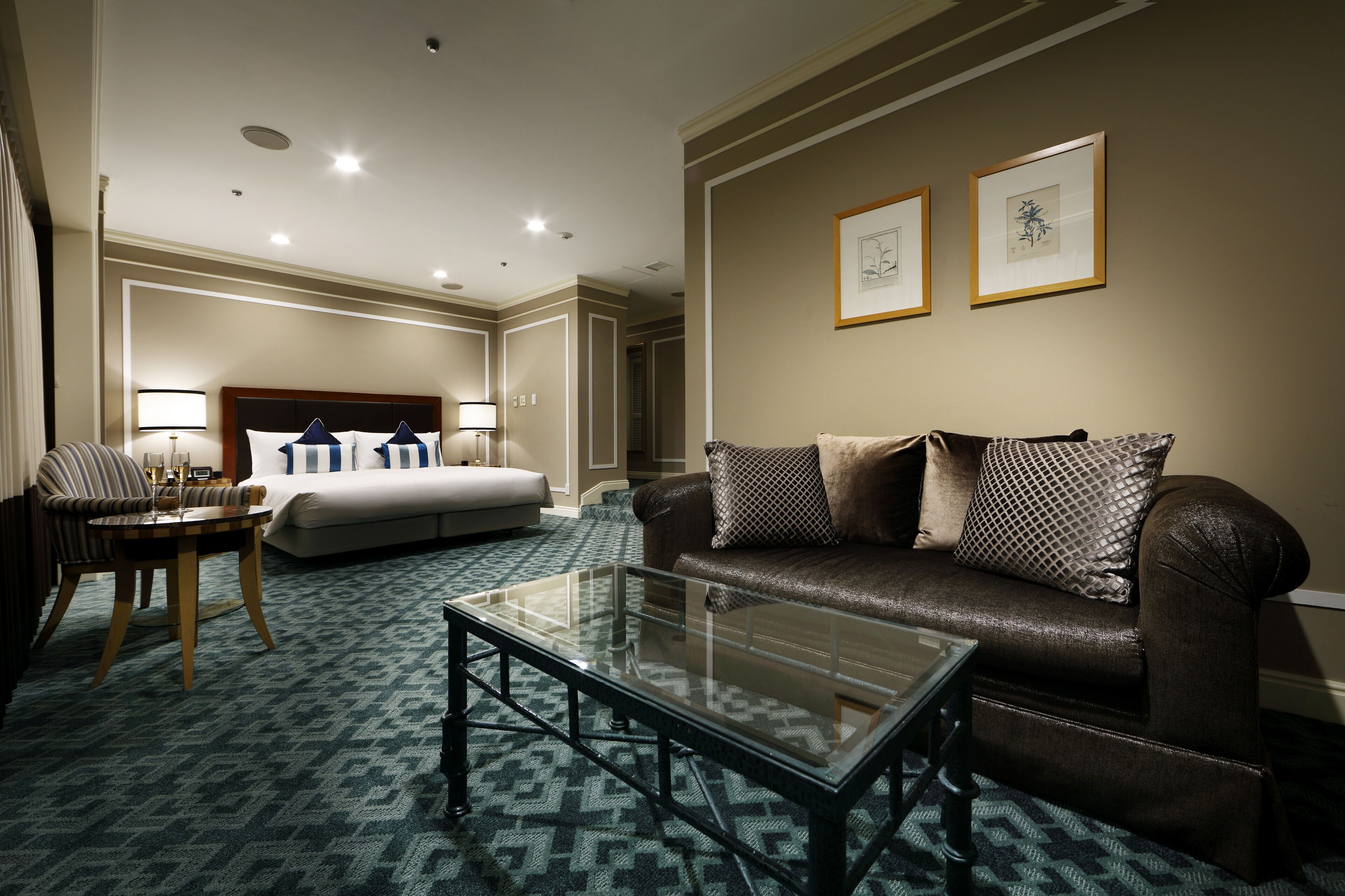 Stadium Deluxe Room, 45 sqm, 1 King Bed, Non Smoking | In-room safe, desk, blackout drapes, soundproofing