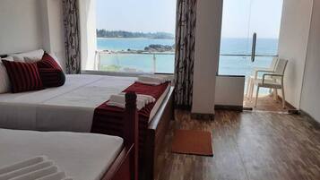 Ropa de cama de alta calidad y escritorio