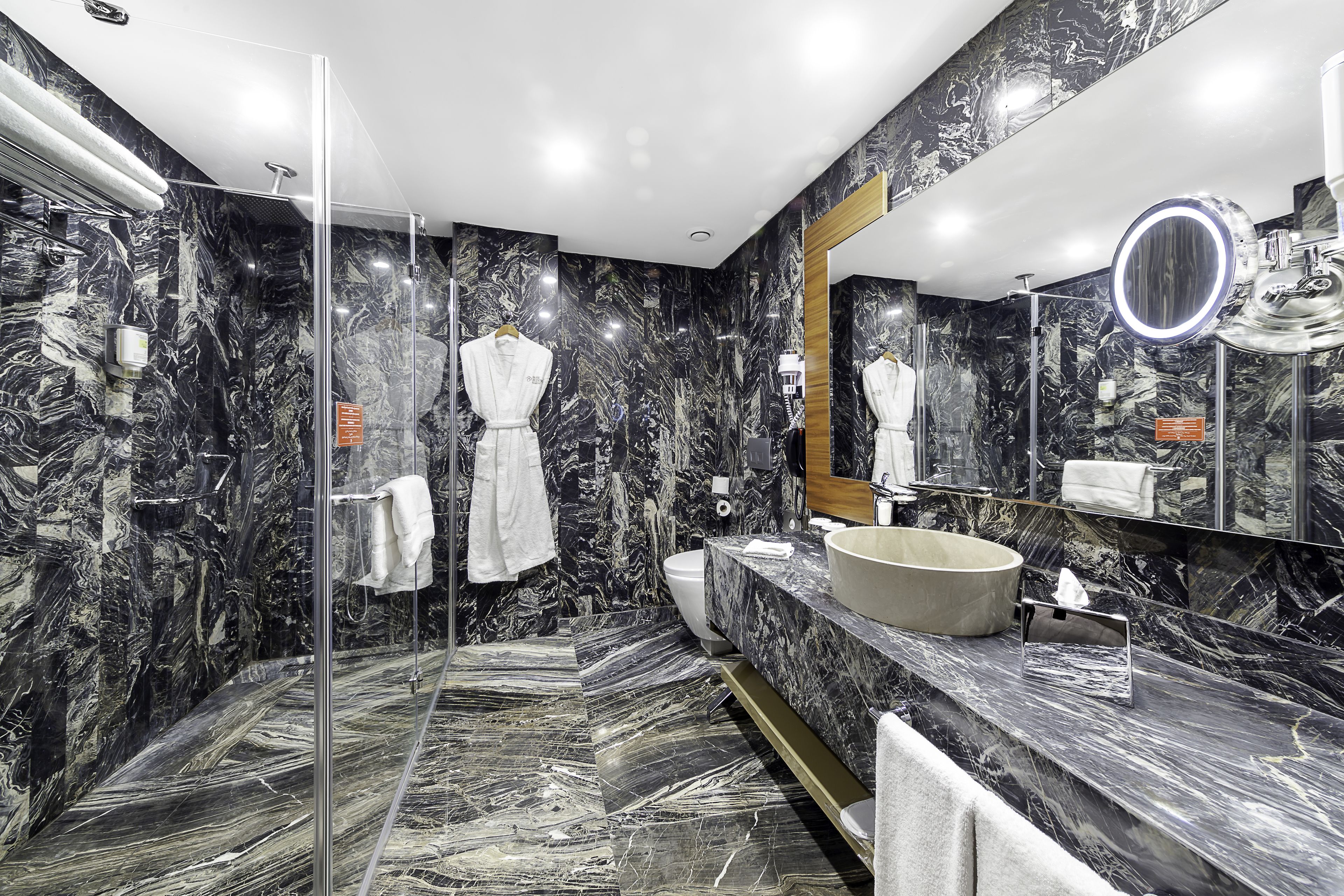 shower, rainfall showerhead, free toiletries, hair dryer