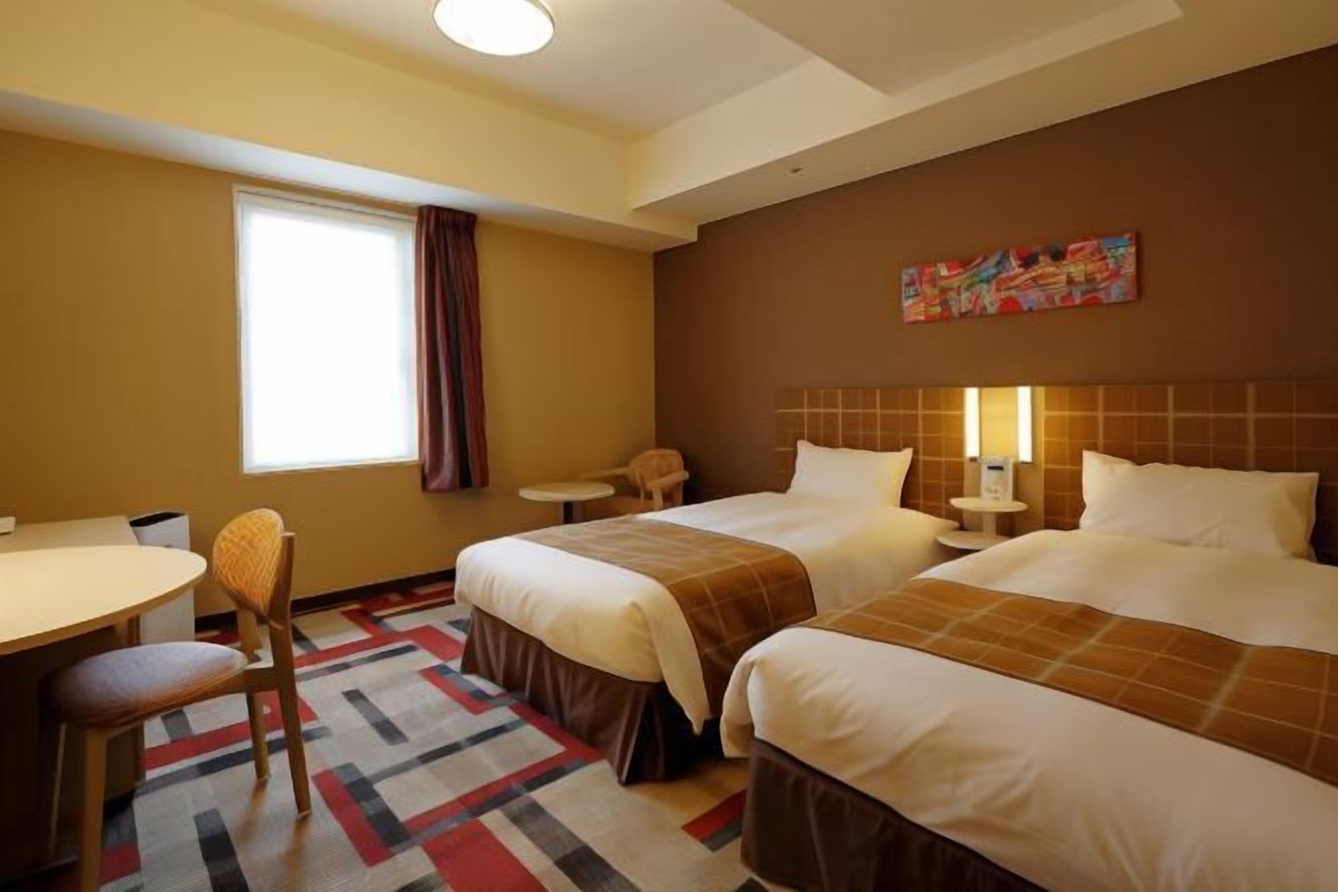 Sengetøy av topp kvalitet, dundyner, skrivebord og lydisolert