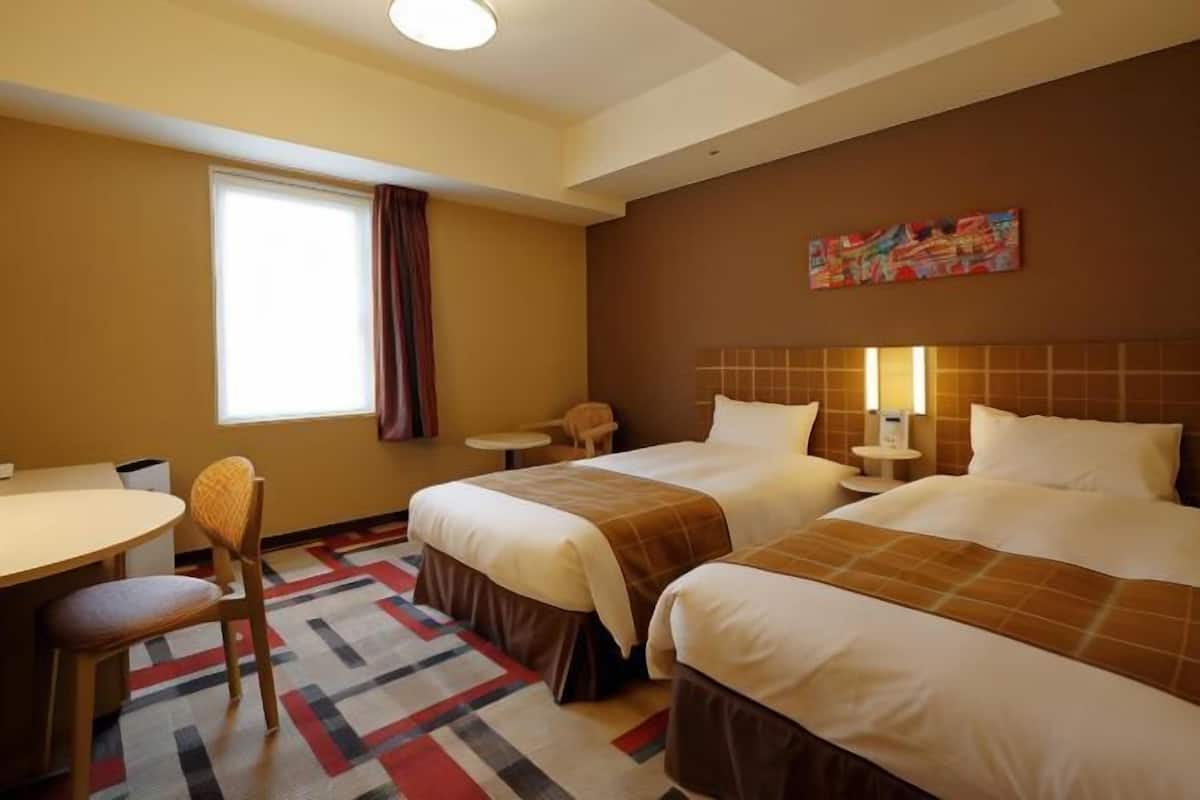 Sengetøy av topp kvalitet, dundyner, skrivebord og lydisolert