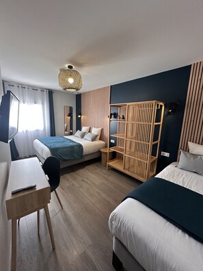 Comfort Double Room, 1 Bedroom, Private Bathroom | Desk, soundproofing, free cribs/infant beds, free WiFi - Auberge du Vieux Lanas (Lanas)