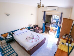 Desk, free WiFi, bed sheets - New Memnon Hotel (Luxor)