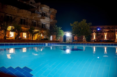 New Memnon Hotel