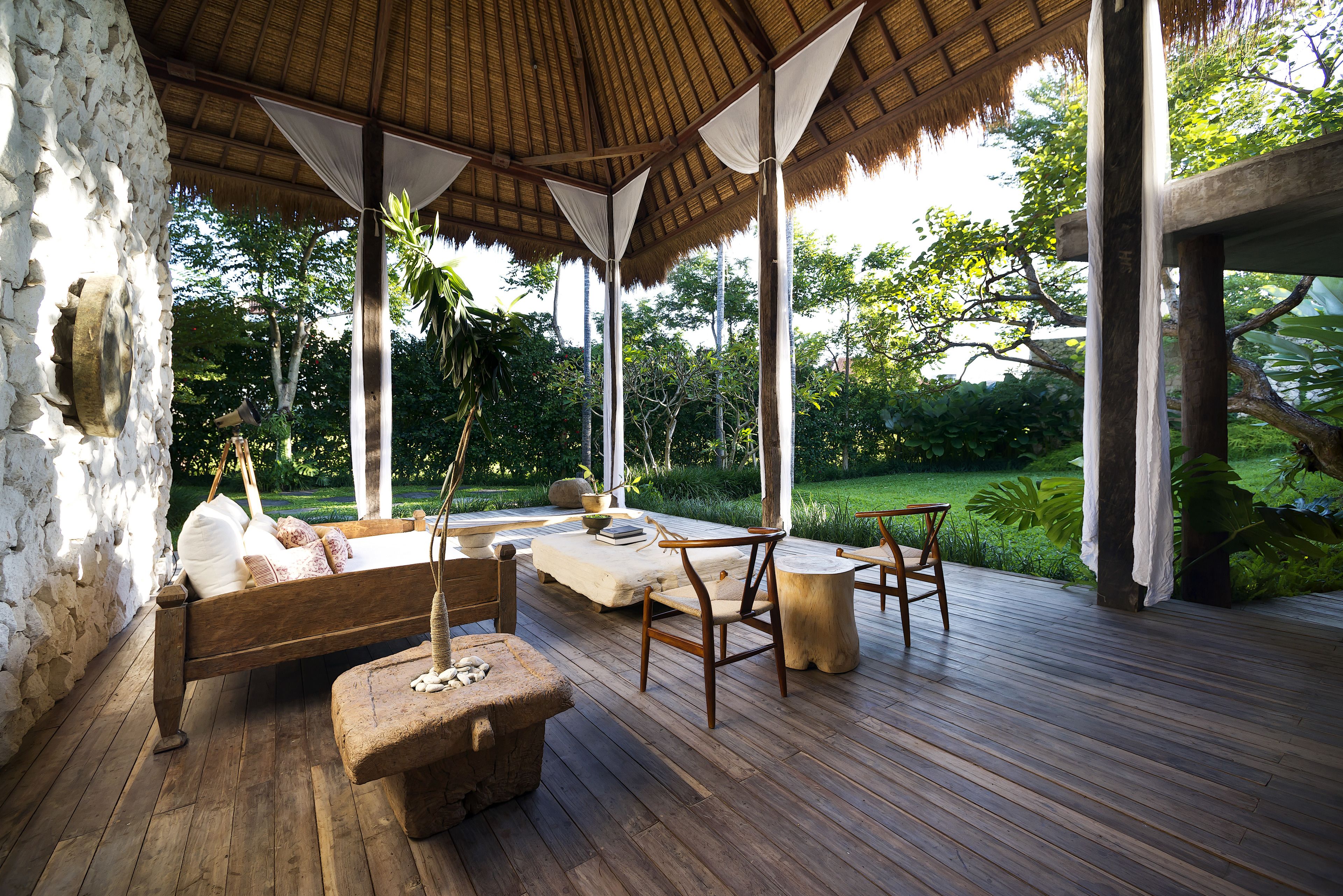 Check-in/check-out kiosk