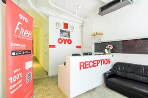 Reception - OYO 332 Everest Boutique Hotel (Bangkok)