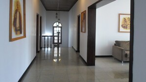 Interior - Kandy Green View Bungalow (Kandy)