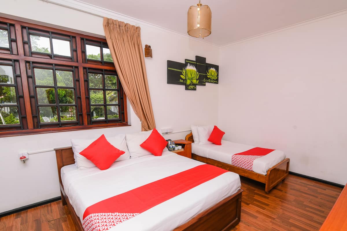 Deluxe Triple Room | Premium bedding, down comforters, desk, WiFi (free)