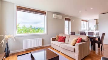 Apartment, 2 Bedrooms, Mountain View (Upstairs) | Mountain view
