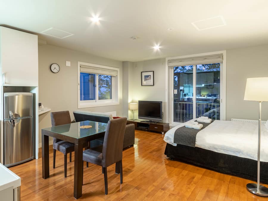 Studio Apartment (Main Floor) | 1 bedroom, iron/ironing board, rollaway beds, free WiFi