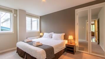 Apartment, 2 Bedrooms, Resort View (Main Floor) | 1 bedroom, iron/ironing board, rollaway beds, free WiFi