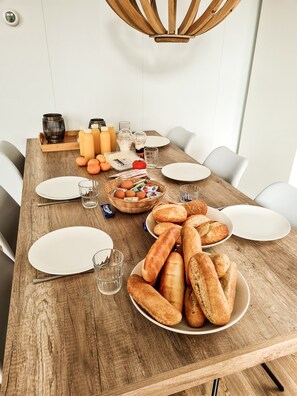 Desayuno continental todos los días (con cargo) 