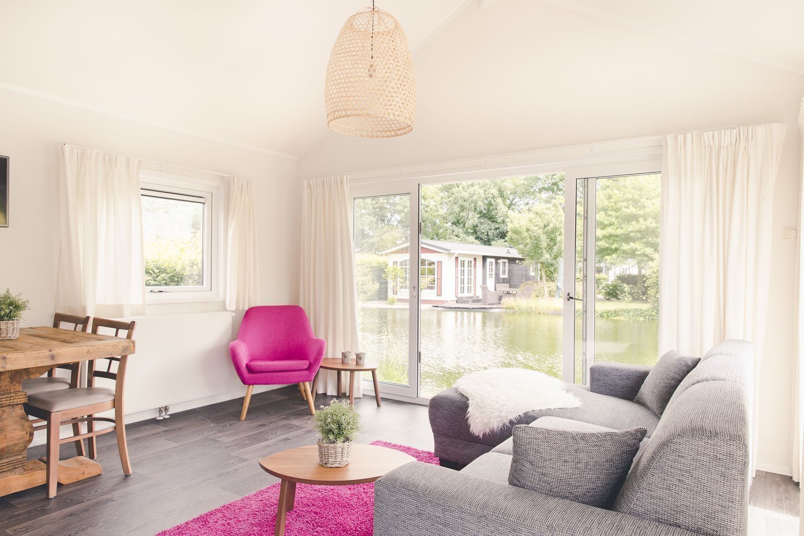 Terrace lodge | 4 p | Living area | Flat-screen TV