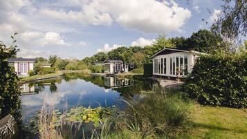 Cabin | Individually decorated, individually furnished, free WiFi, bed sheets