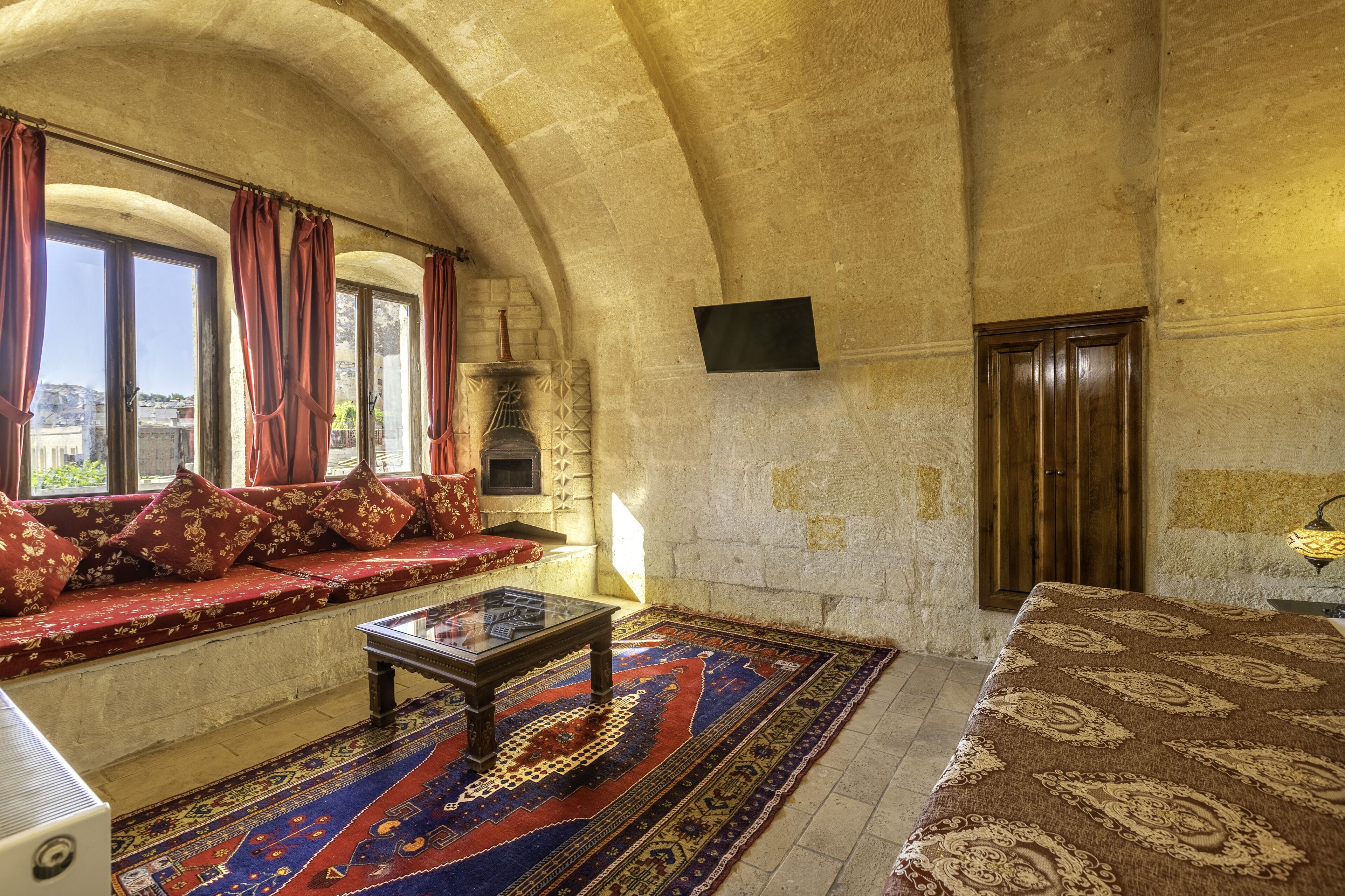 superior suite | premium bedding, in-room safe, individually decorated