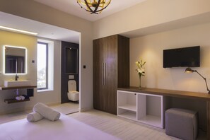 Premium bedding, in-room safe, desk, soundproofing - Azure Beach Boutique Hotel (Grand-Baie)