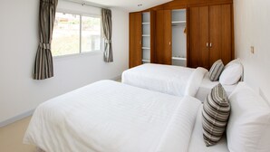 4 Bedrooms Private Pool Villa | 4 soverom, safe på rommet, skrivebord og blendingsgardiner