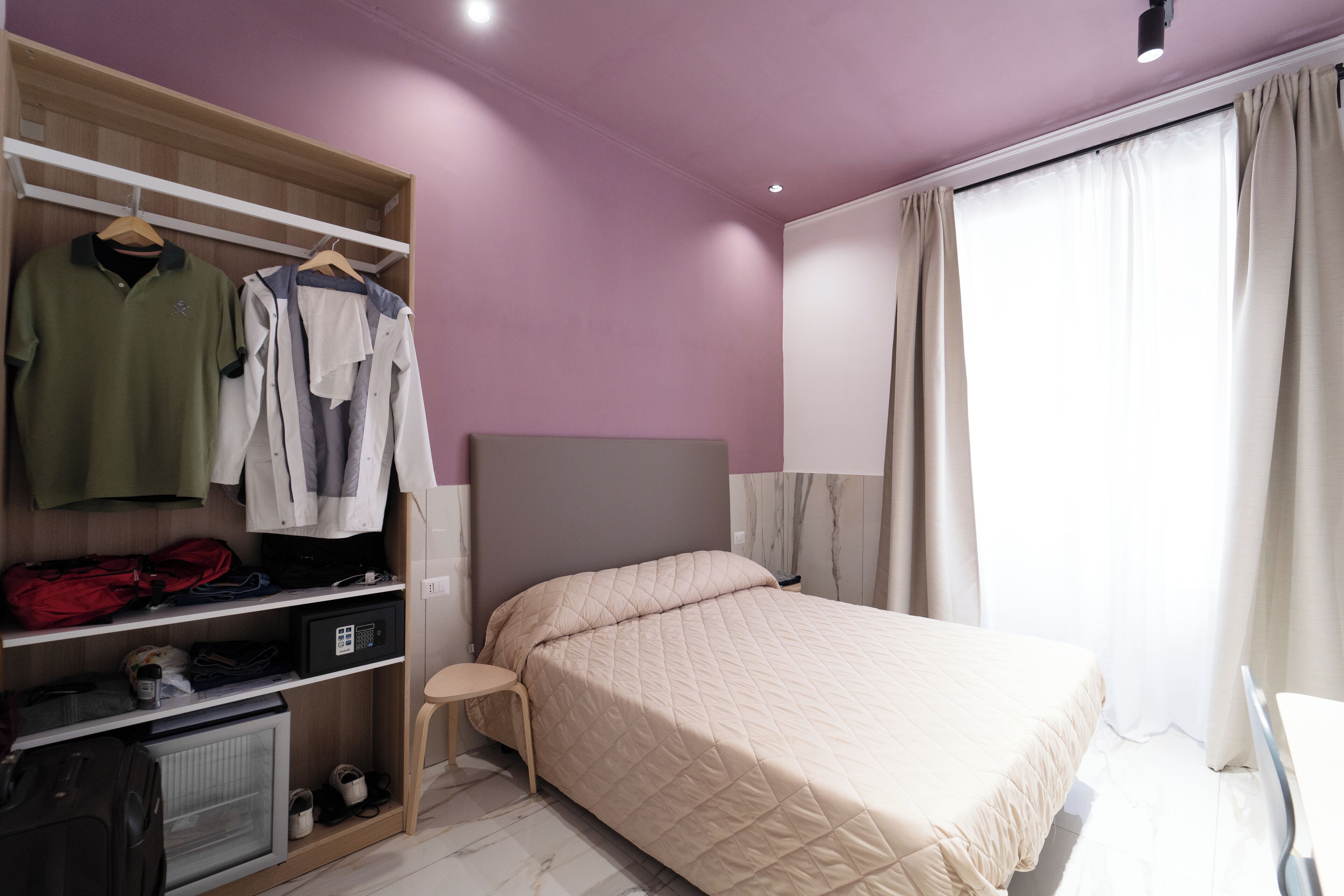 Chambre Économique, 1 chambre, vue cour intérieure, dans les dépendances