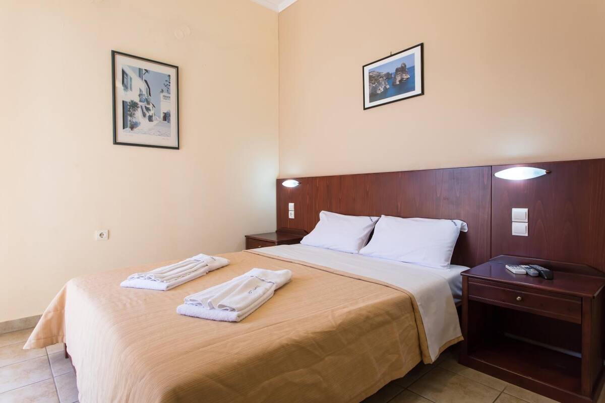 1 bedroom, in-room safe, free wifi, bed sheets