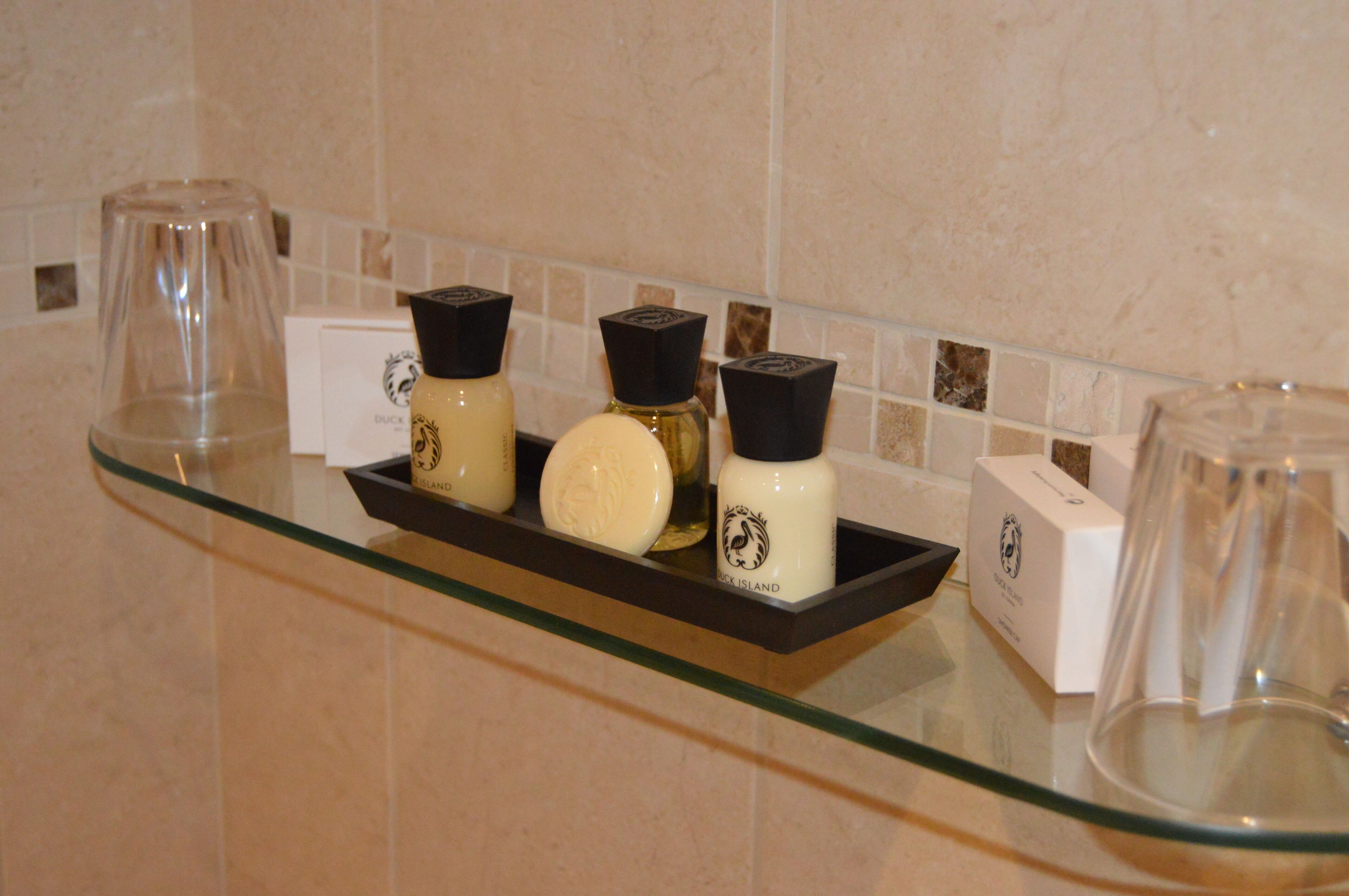 deluxe double or twin room | bathroom | free toiletries, hair dryer, slippers, towels