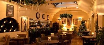 Le Bouchon Brasserie & Hotel