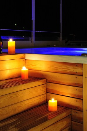 Outdoor spa tub - Eco Hotel Bonapace (Nago-Torbole)